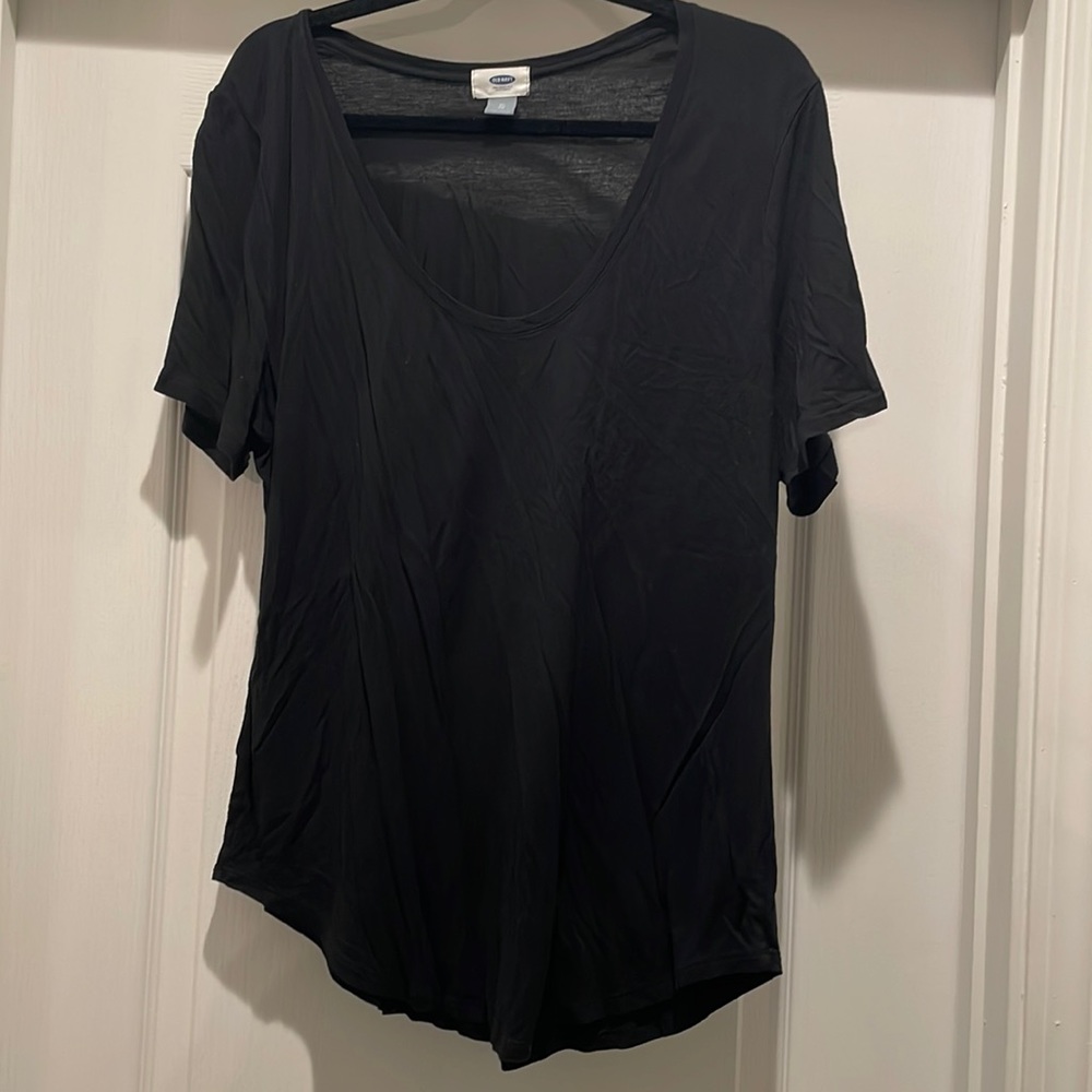 Black Old Navy Tee